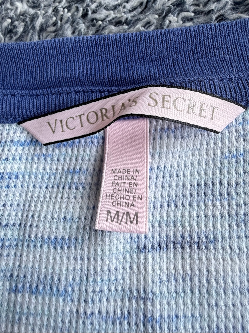 Victoria's Secret Heathered Blue Long-Sleeve Henley pajama - Picture 5 of 10